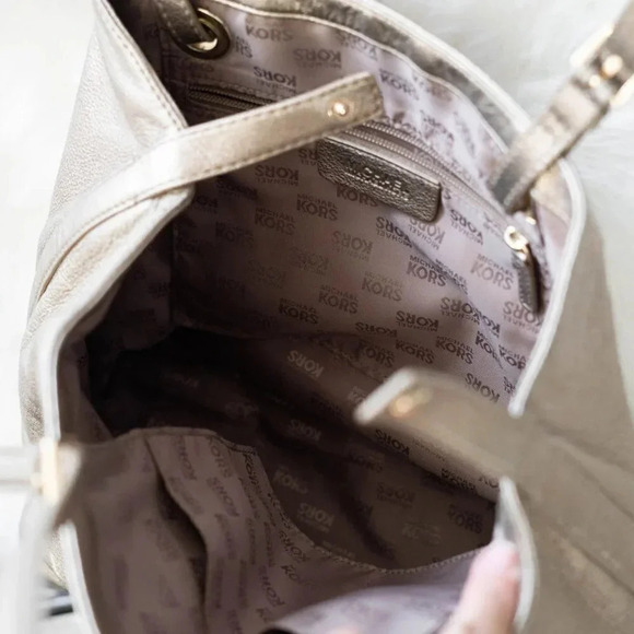 MICHAEL KORS METALLIC GOLD LEATHER JET SET TOTE BAG & TRIFOLD WALLET SET COMBO - Picture 16 of 16